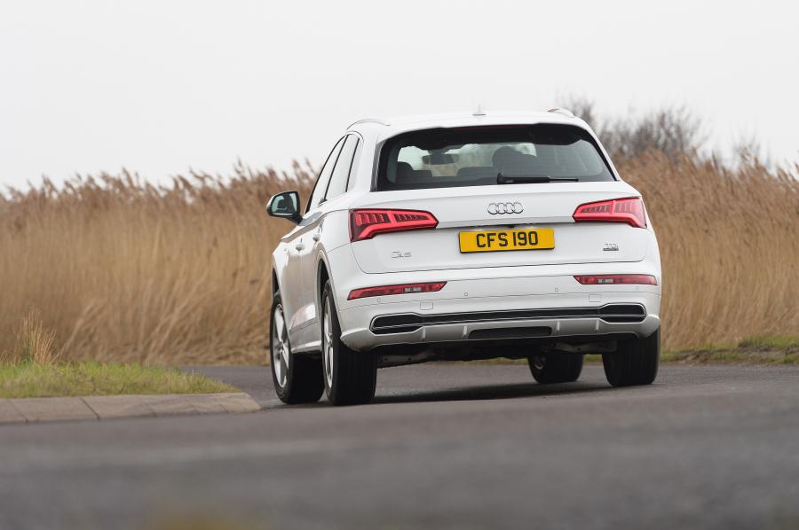  Audi Q5 TDI Quattro S-Line 2017 года  (UK) (фото 21 из 26)